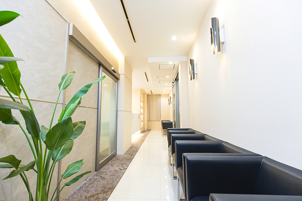 デンタルオフィス心 インプラント周囲炎予防を軸に、長持ちする補綴治療を