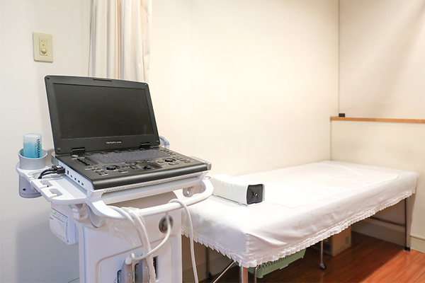 ごうじ泌尿器科クリニック 着衣のまま検査ができる、負担の少ない腹部エコー検査