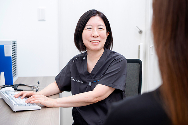 MYメディカルクリニック東京駅八重洲 予防接種の相談も気軽にしてほしいと語る渡邉院長