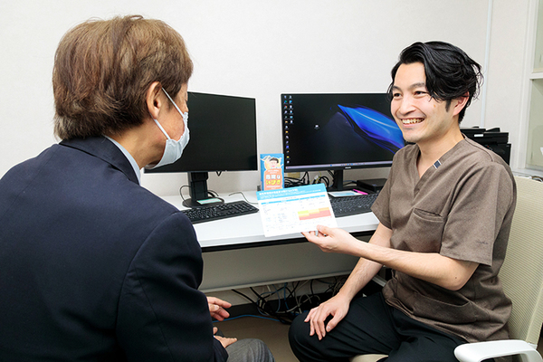 あしやプラスクリニック 患者や家族の意向を聞き、寄り添った診療を行う