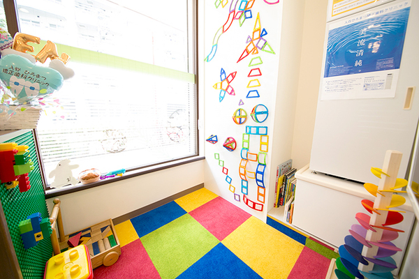 入谷ひろまつ矯正歯科クリニック 小さい子連れでも安心して通えるようキッズスペースも完備