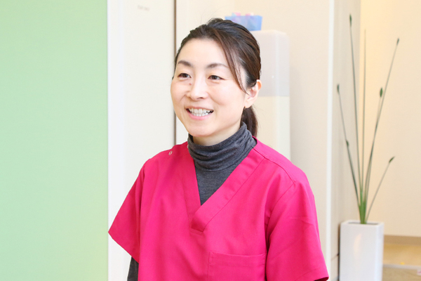 ファミーユこども歯科 大学病院で長年小児歯科で研鑽を積んできた浅川院長