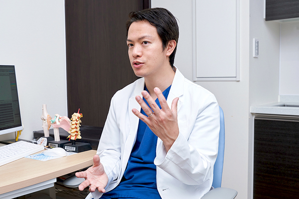 やまかわ整形外科・リハビリクリニック 患者が継続してリハビリを取り組めるようサポートを行っている