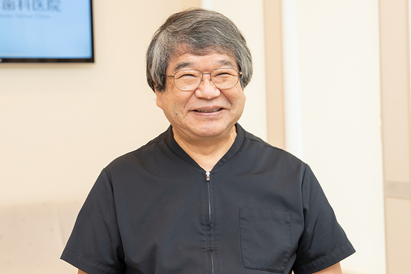 橋本歯科医院 勉強会にも積極的に参加を続けている雅範院長