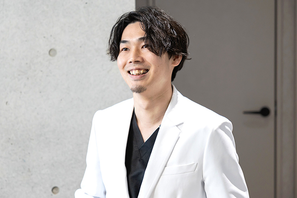 CLINICNo7名古屋伏見 「話しやすい医師」をめざしていると話す坂野院長
