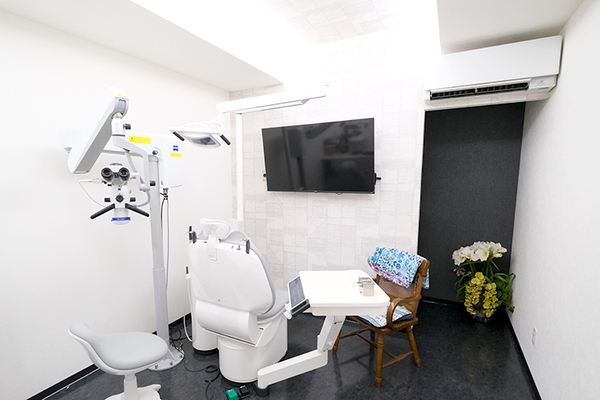 秋山歯科医院 患者自身のケアも、健康な口腔を支える重要な柱になる