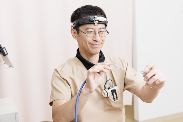 おんたけ耳鼻咽喉科 子どもが怖がらないような工夫を凝らし、診療を行う