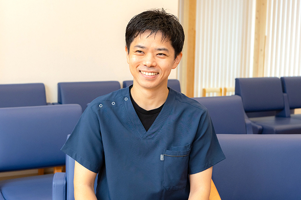 あおいろ耳鼻咽喉科 小さな悩みでも気軽に相談してほしいと話す三好院長
