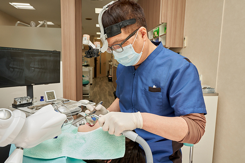 歯が抜ける、ぐらつく40代以上の人へ 手遅れになる前の歯の移植