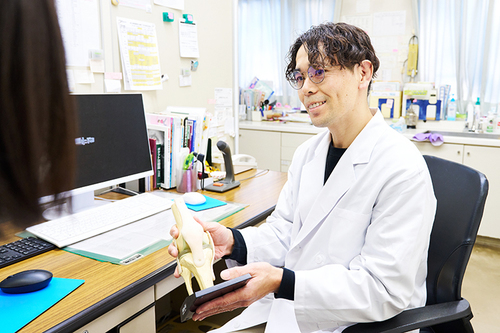 股関節／膝関節の検査と治療～力を使わず、痛みを伴わない新しい検査・治療法～ 楽天市場】股関節／膝関節の検査と治療〜力を使わず、痛みを伴わ