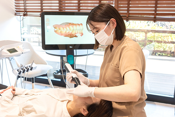 E.Dental&Ortho 開始の時期から留意点まで 歯列矯正のポイントを知る