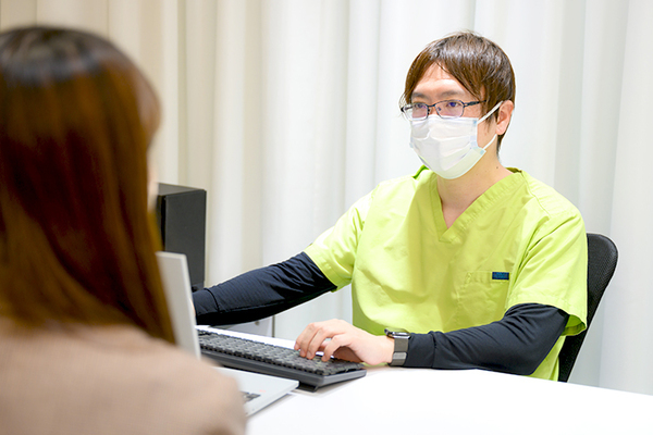 エイチクリニック新宿 夜間診療に対応するクリニック 幅広い患者の最初の窓口に