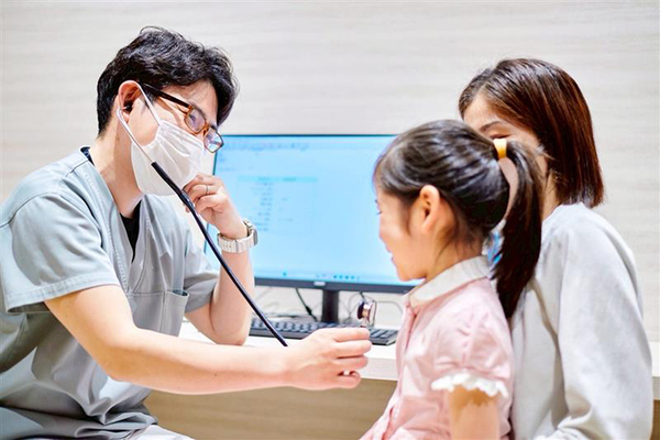にじいろこどもとみんなのクリニック北口院 万が一の心疾患リスクに備え 乳幼児健診は循環器専門の小児科へ