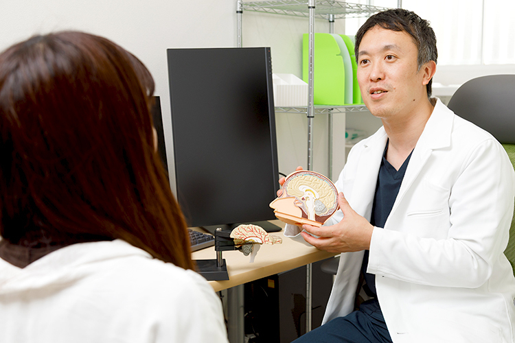 もといえ脳神経クリニック 若い人も放置や自己判断は危険 気になる症状は脳神経外科に相談を