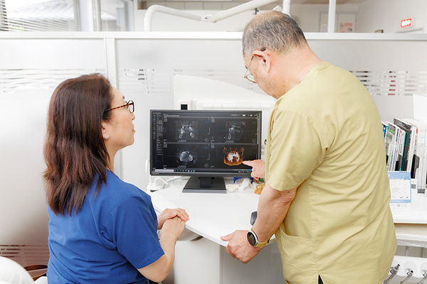 しらゆりデンタルクリニック 専門の歯科医師との連携による 根管治療とインプラント治療