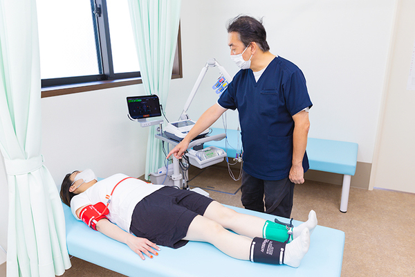 メディケアクリニック上石神井 足から地域を健康にしていきたい 外来と訪問で行うフットケア