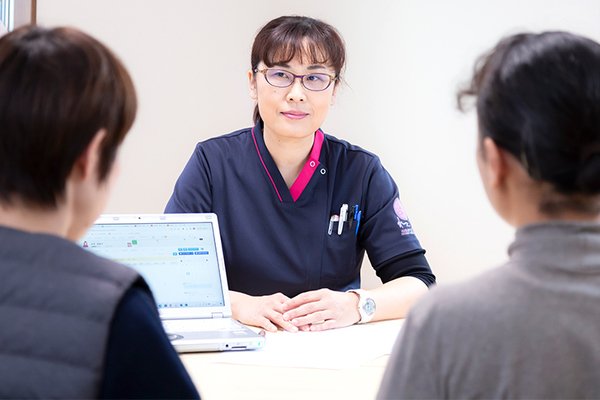 れんげ在宅クリニック つらいときはいつでも相談を 緩和ケアで実現する自分らしい人生