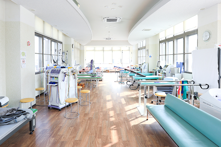 かがみ整形外科・外科　 交通事故に遭った時は症状が軽くても まずは整形外科で診断・検査