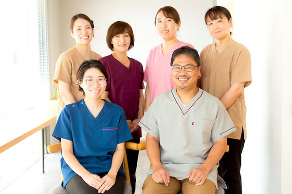 もん歯科・こども矯正歯科クリニック スタッフ全員で子どもの未来を支える チームで取り組む小児矯正