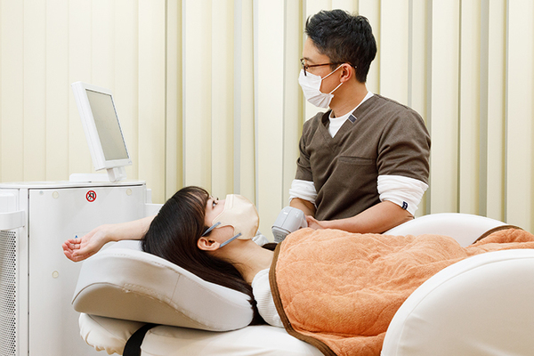 芦屋ファミリークリニック形成外科皮フ科 多汗症の改善をめざすなら 負担少ないマイクロ波照射治療