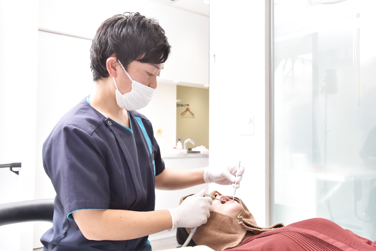 中野坂上駅前スワン歯科・矯正歯科 わかりやすい説明と丁寧な対応で 将来を考えた治療や予防を提供