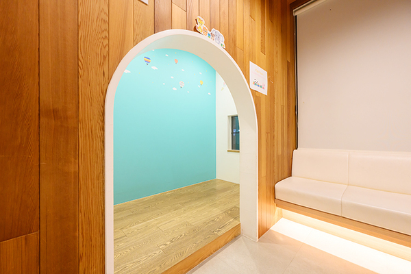 おひさまこどものクリニック 医師が心理士と協働して提供する 子どもの発達障害の診療