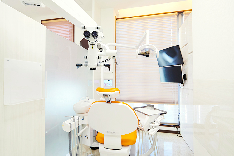 井上歯科医院 神経のない歯の黒ずみ、諦めないで 削らないウォーキングブリーチ