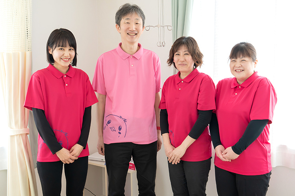 ひだかこどもクリニック 保育の視点を取り入れながら 子どもの健康を支えるスタッフ