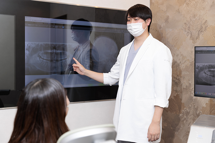 プラマデンタルクリニック成城 インプラント治療などと並行も可能 高い専門性で安心の歯列矯正を