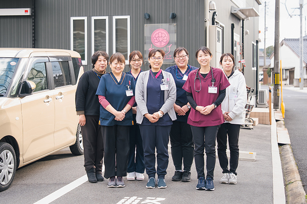 れんげ在宅クリニック 密な連携と情報共有を重視 チームで支える在宅医療