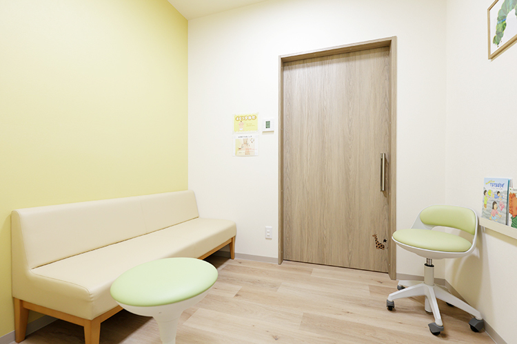 オリーブこどもクリニック 受診しやすい完全個室の小児科 アレルギーや頭の形の矯正にも対応