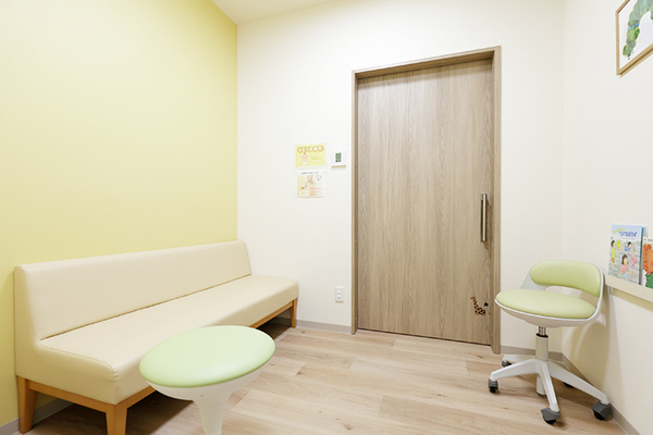 オリーブこどもクリニック 受診しやすい完全個室の小児科 アレルギーや頭の形の矯正にも対応