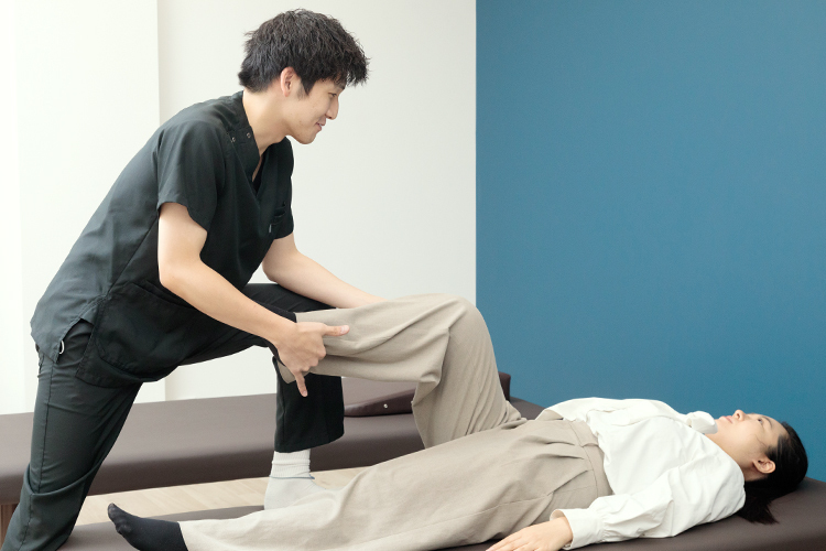 鶴橋整形外科クリニック 一人ひとりにマンツーマンで対応する リハビリテーション