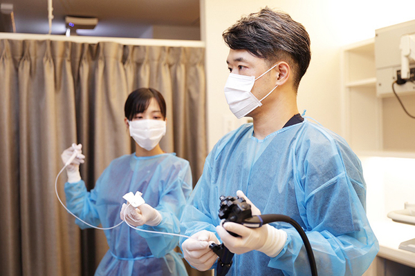 広島DS 内視鏡・日帰り手術クリニック 胃・大腸がんから 命を守る内視鏡チーム