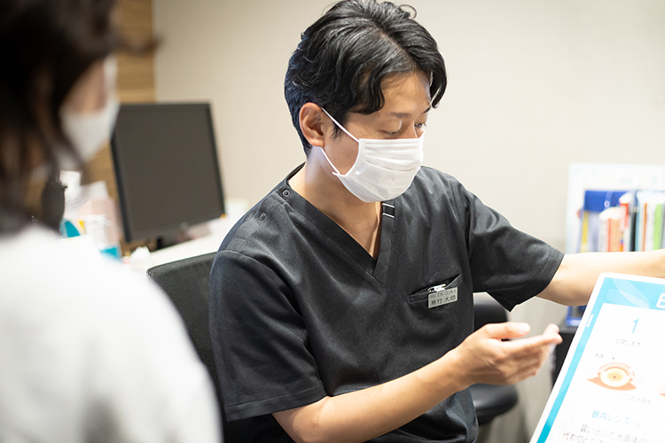 医療法人龍眼科 多様な背景を持つまぶたの病気 コンタクトレンズ長期使用も起因に