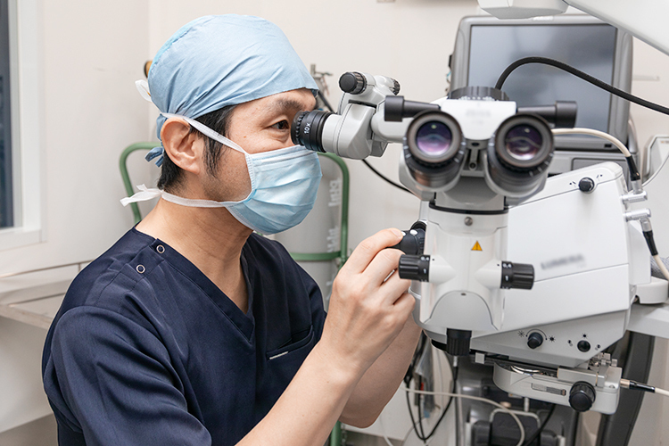 荒本眼科こじまクリニック 患者の不安にとことん寄り添う 多焦点レンズを使った白内障手術